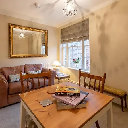 아파트 2, 71 Micklegate,