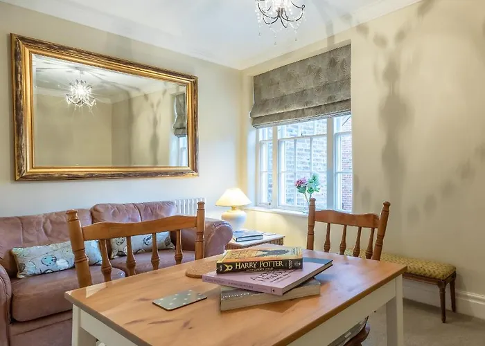 2, 71 Micklegate, 아파트